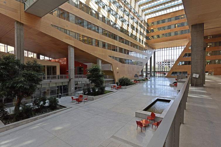 Intérieur de l'hôtel de Région de Lyon